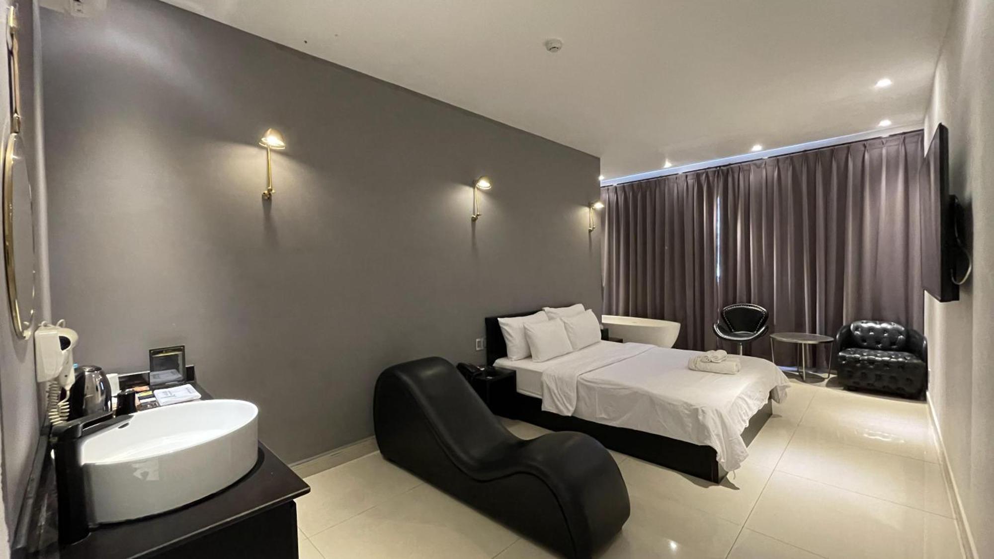 הו צ'י מין סיטי A In Hotel Riverside מראה חיצוני תמונה